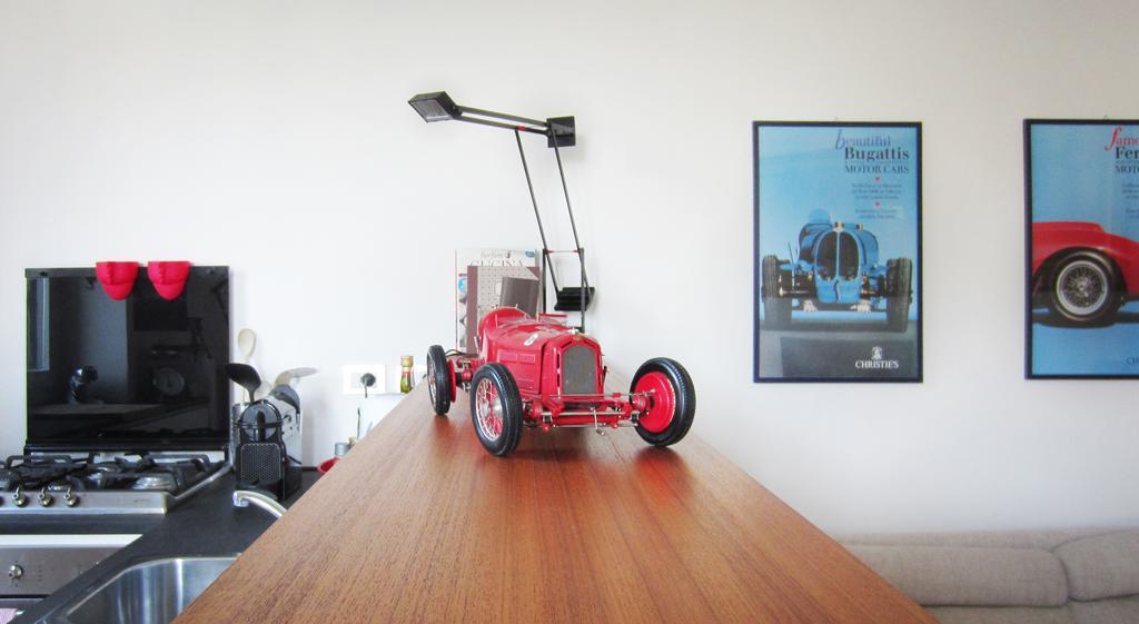 Fil Rouge Apartment Milan Bilik gambar