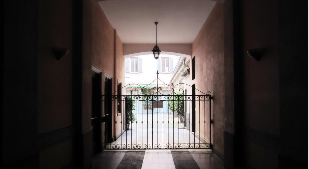 Fil Rouge Apartment Milan Bilik gambar