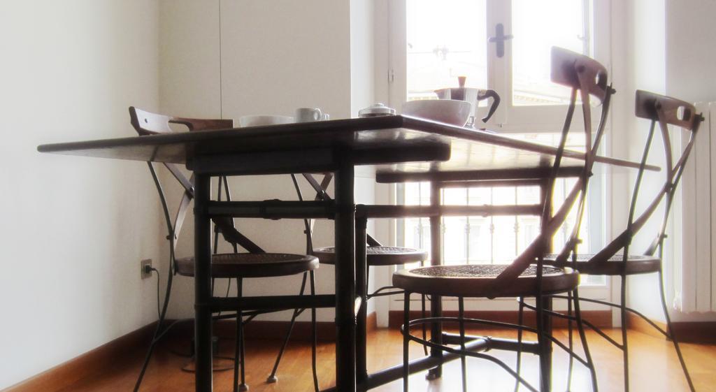 Fil Rouge Apartment Milan Bilik gambar