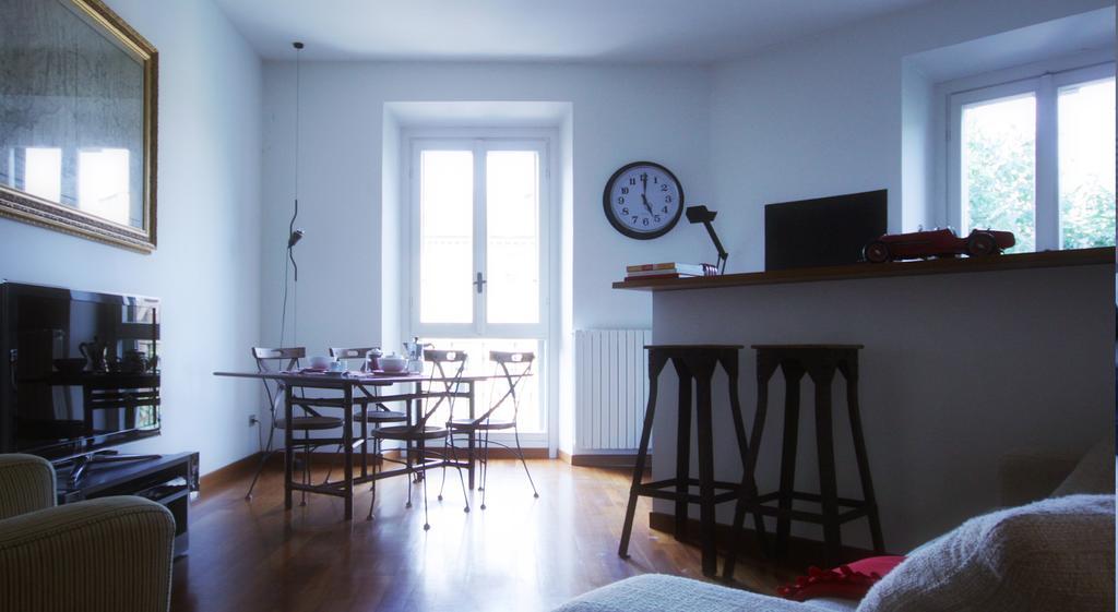 Fil Rouge Apartment Milan Bilik gambar